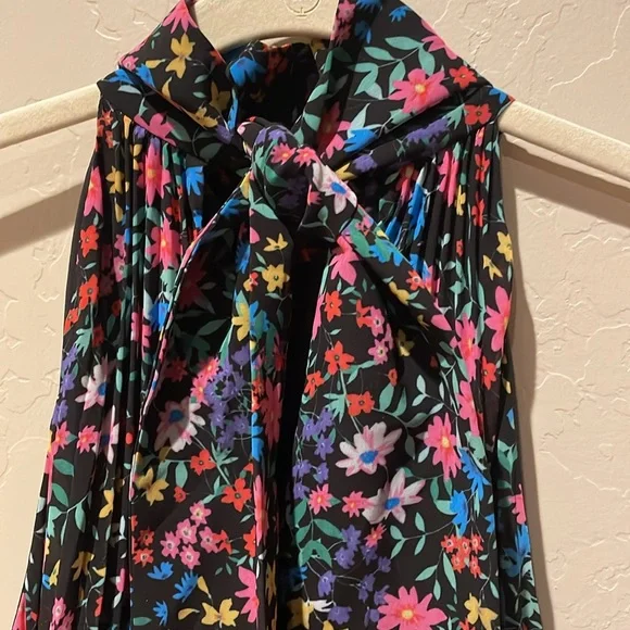Milly pleated, black floral, halter neck with tie. Size S - Picture 4 of 4